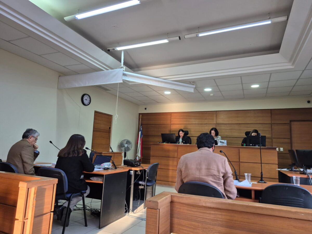 Imagen de una sala de tribunal durante el juicio de Alexis Abraham Ramírez Gutiérrez.
