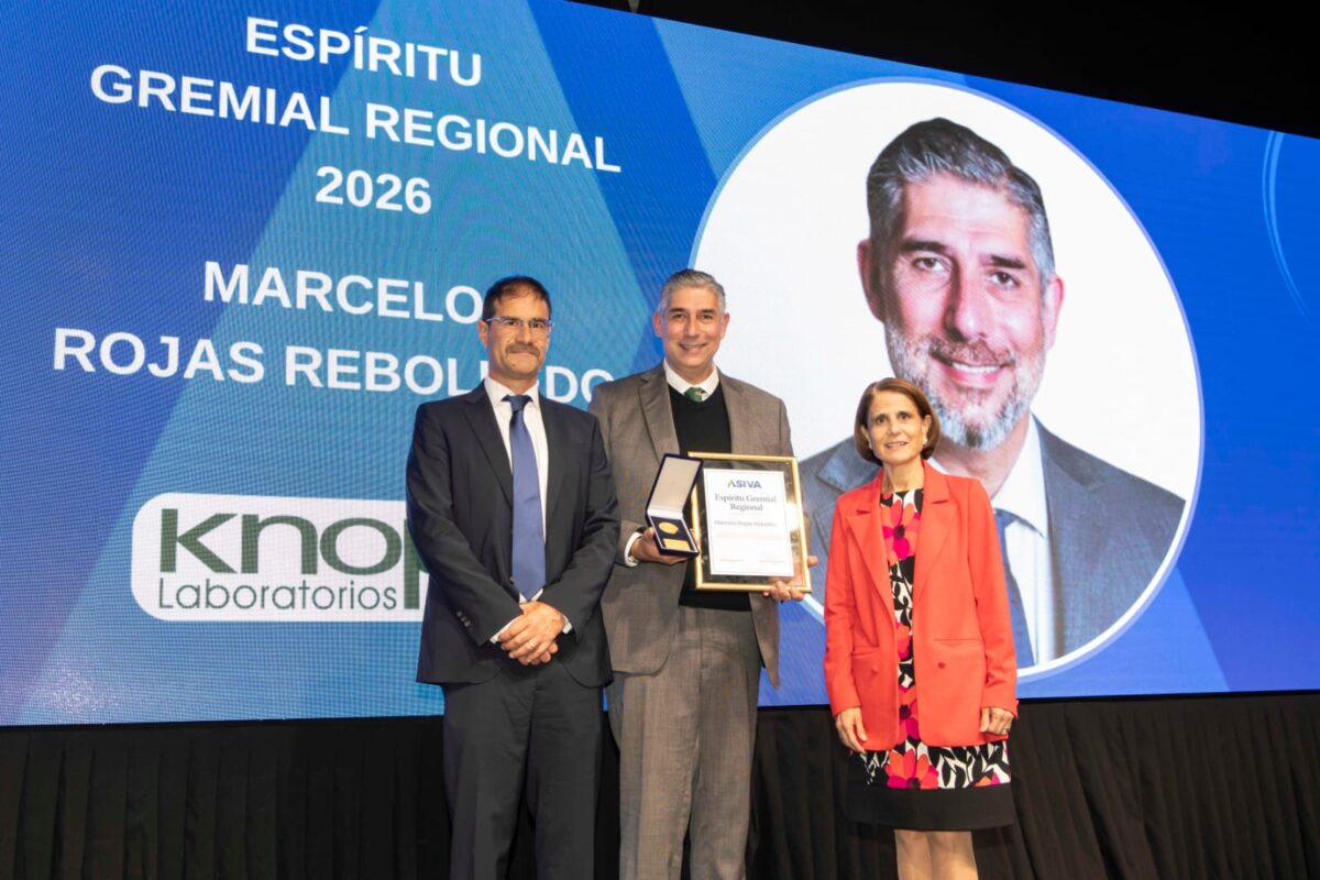 Marcelo Rojas recibe el Premio al Espíritu Gremial de ASIVA.