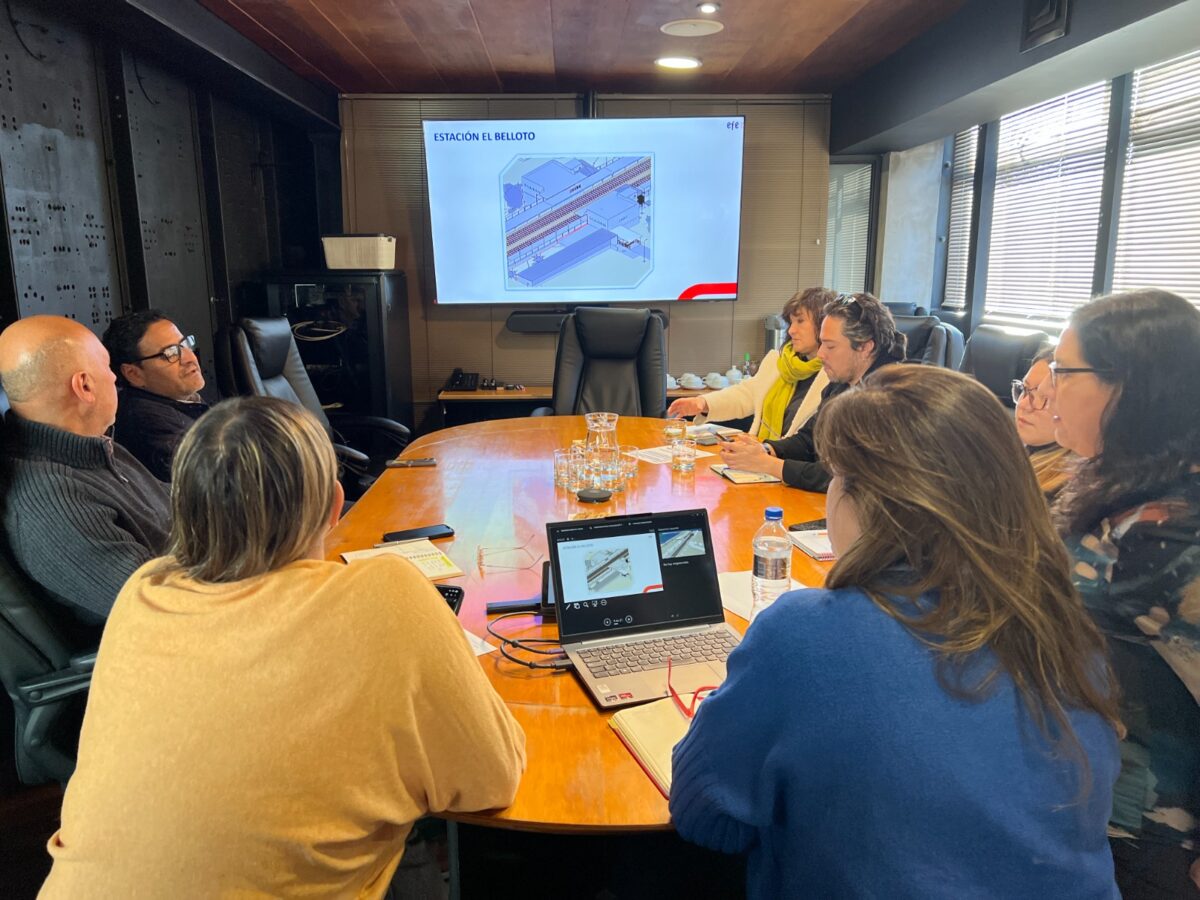 Reunión de equipos técnicos de EFE Valparaíso y municipios para presentar proyectos de accesibilidad universal en estaciones de Marga Marga.