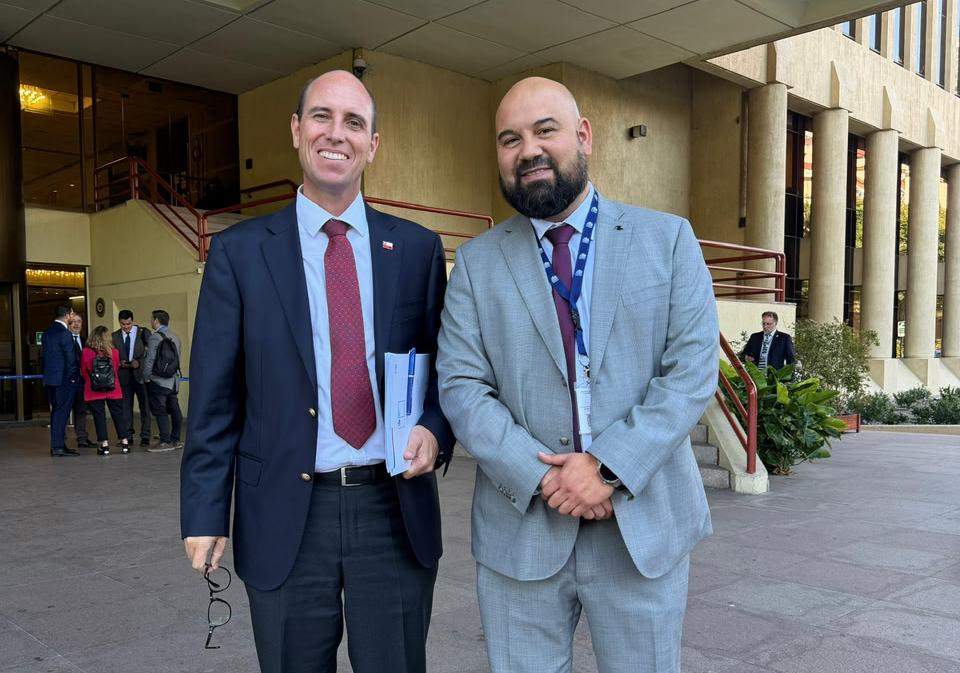 Concejales Alejandro Gazmuri y Daniel Erraz junto al ministro de Seguridad Martín Arrau.