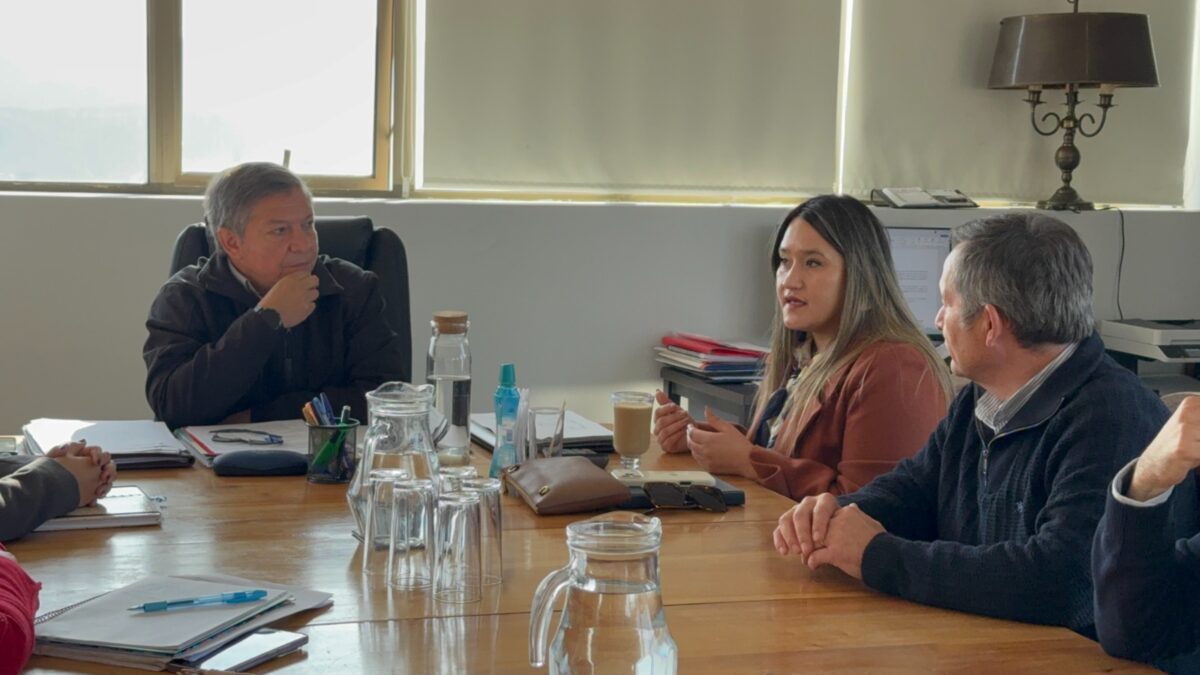 Reunión de trabajo entre representantes de la Municipalidad de Villa Alemana y Bienes Nacionales.