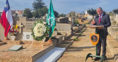 Autoridades regionales participan en ceremonia conmemorativa del Día del Mártir de Carabineros.
