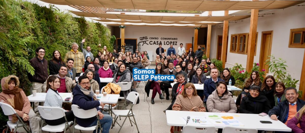 Participantes de la primera Conferencia de Directores y Directoras del SLEP Petorca en el Centro Cultural Casa López.