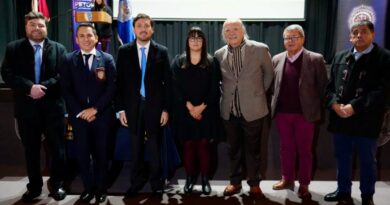 Autoridades del SLEP Petorca y de la Policía de Investigaciones de Chile al finalizar el seminario de seguridad escolar.