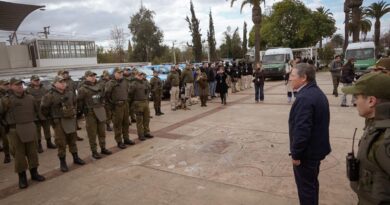 El alcalde Nelson Estay junto a personal de Carabineros y Seguridad Pública en el inicio de la Ronda Impacto en Villa Alemana.