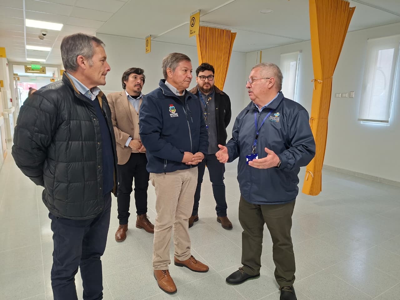 Autoridades recorren el interior de las nuevas dependencias del SAR Eduardo Frei.