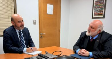 Reunión entre el Delegado Presidencial de Marga Marga Gonzalo Azancot y el Fiscal Regional (S) Elizardo Tapia.