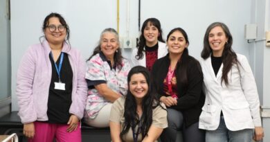 Equipo multidisciplinario del policlínico de seguimiento post UCI del Hospital Carlos van Buren.