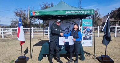 Firma de convenio entre el director regional de Gendarmería y la directora de la Fundación Forand en Putaendo.