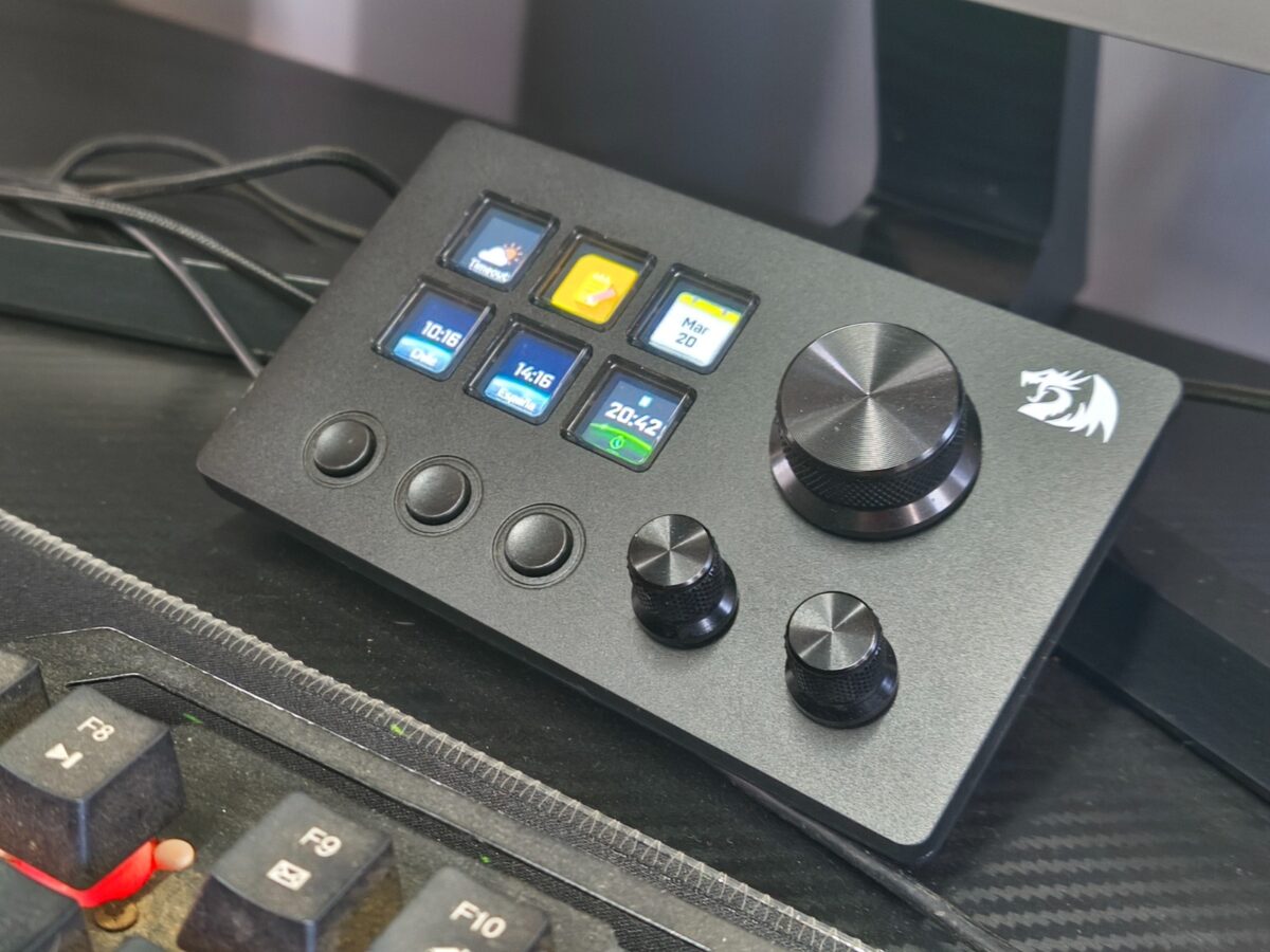 Dispositivo streamdeck utilizado para la automatización y producción de contenidos digitales en Ticmark.