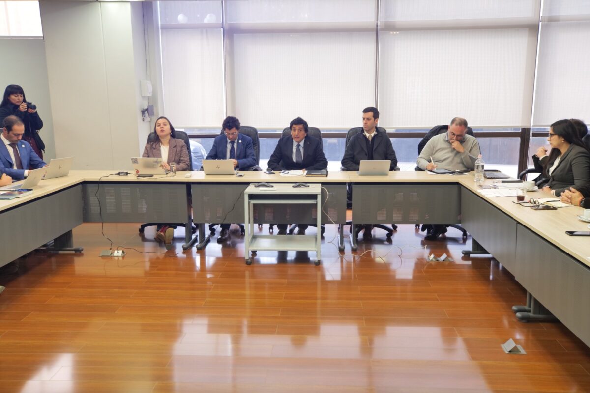 Sesión del Comité de Gestión del Parque Barón con autoridades del Minvu, EPV y la Municipalidad de Valparaíso.