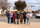 Integrantes del Equipo Asertivo Comunitario del Hospital de Quilpué en el exterior del recinto de salud.