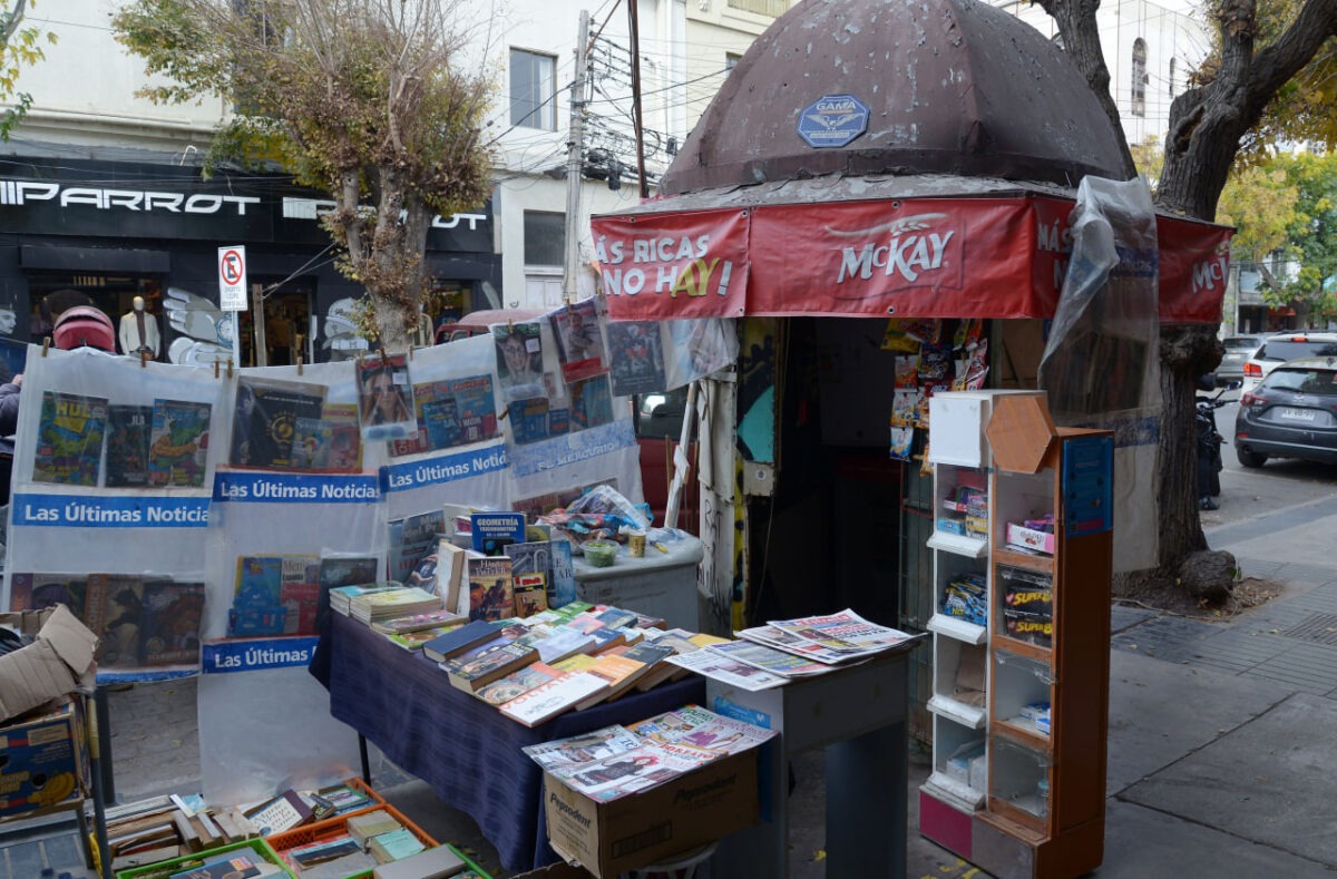 Kiosko de prensa en Viña del Mar, que será parte del proyecto de renovación.