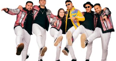Integrantes de la agrupación Talento de Amor posando para la promoción de su nuevo sencillo.