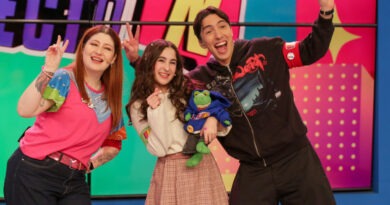 Lara Campos junto a los conductores de Efecto N en el estudio de NTV.