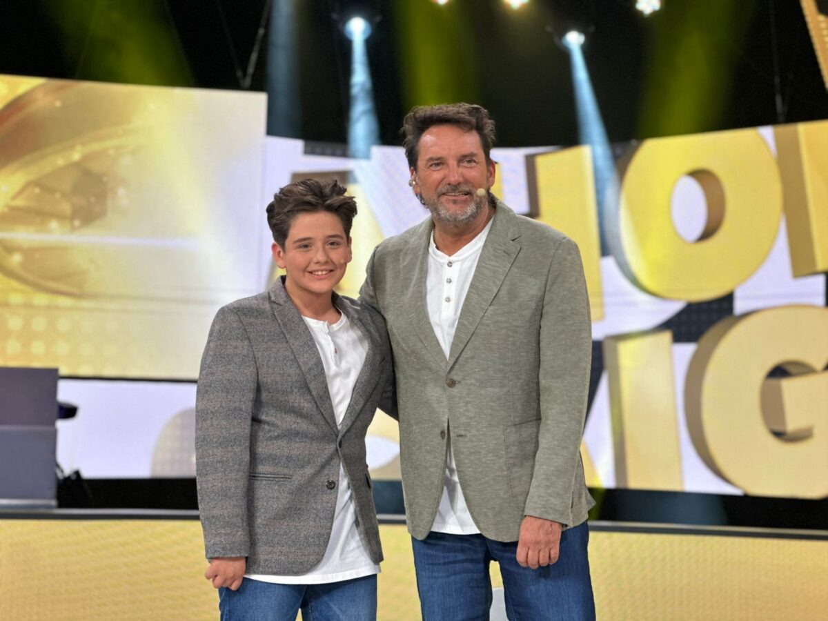 Daniel Fuenzalida en el set de Ahora Caigo Kids.