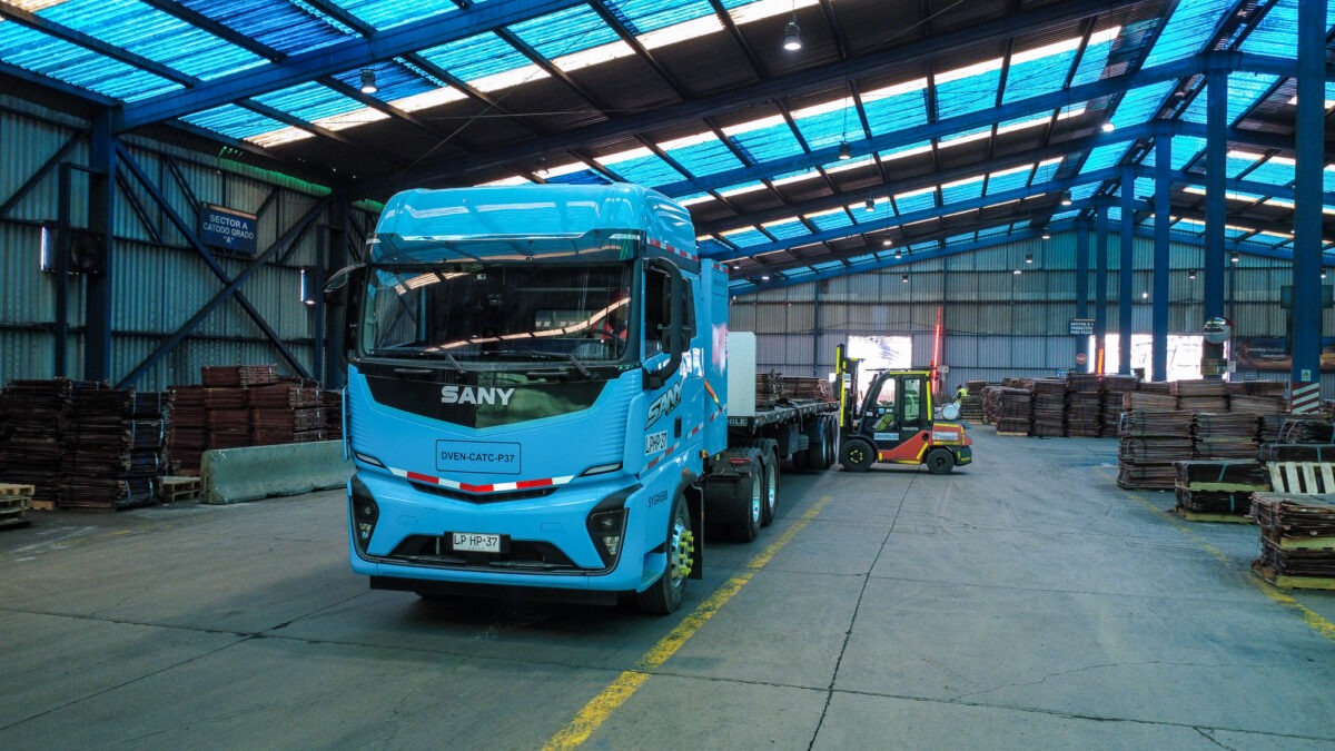 Camión 100% eléctrico de la marca SANY en las instalaciones de Codelco Ventanas.