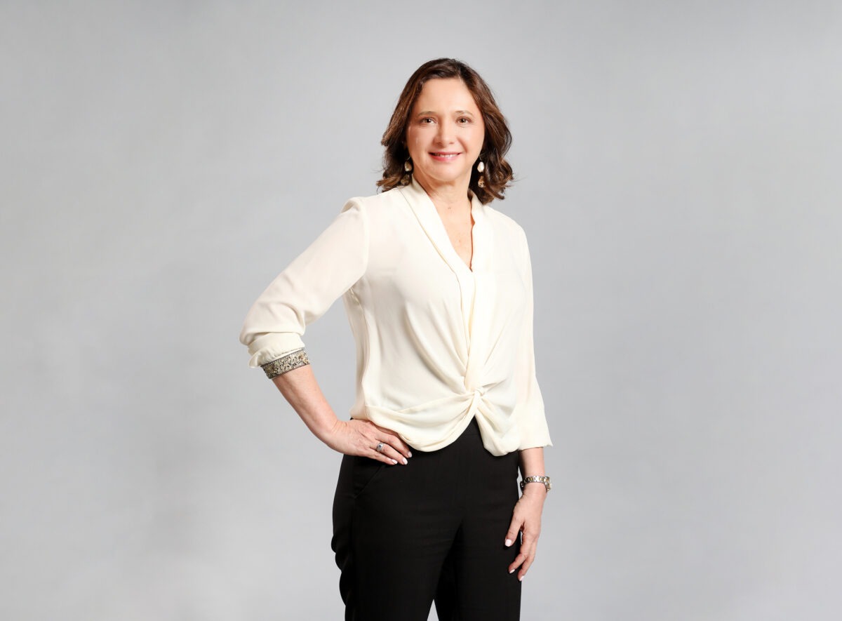 La periodista Mónica Pérez, quien liderará el nuevo programa de actualidad en T13 En Vivo.