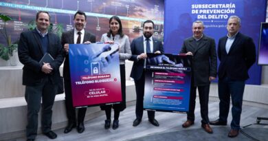 Autoridades presentan la campaña Teléfono robado, teléfono bloqueado junto a representantes de las policías y empresas de telecomunicaciones.