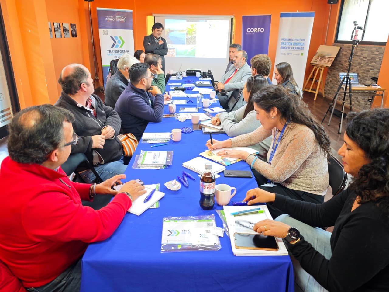 Participantes del programa Transforma Gestión Hídrica Valparaíso en reunión de coordinación.
