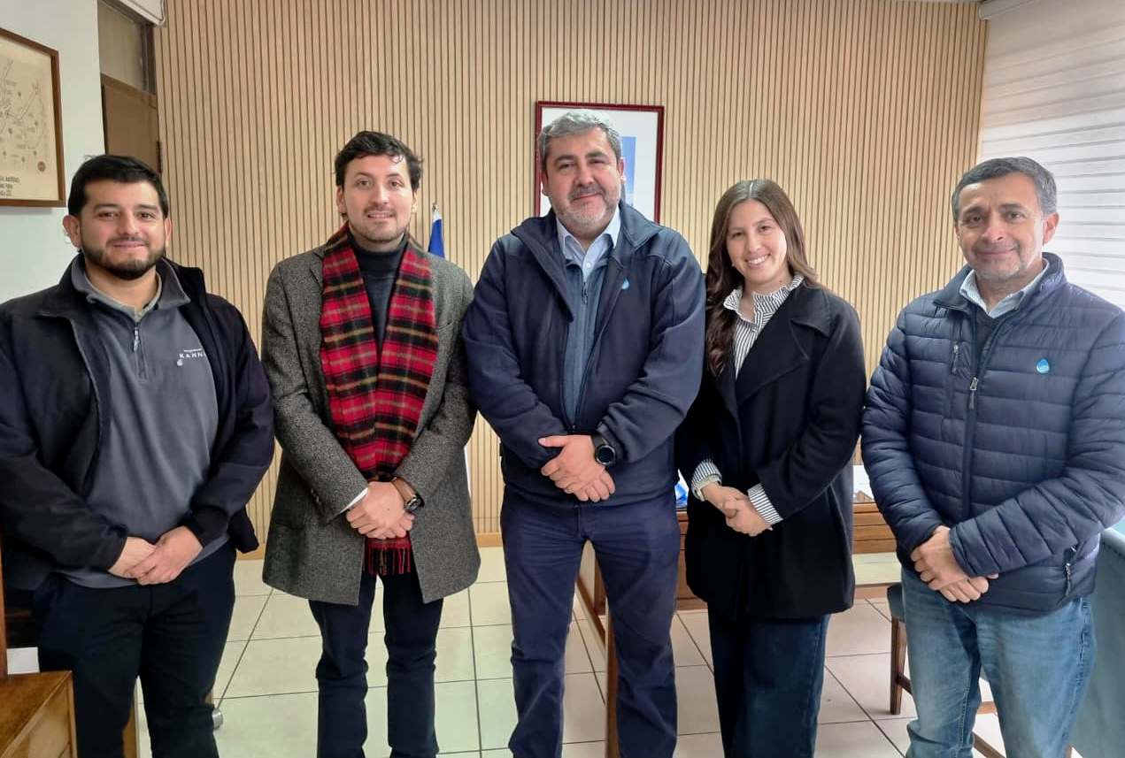 Autoridades y representantes de Esval en reunión de coordinación en la Delegación Presidencial Provincial de Petorca.