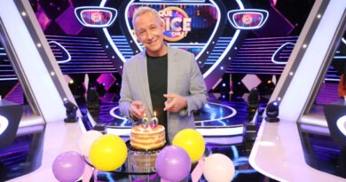 Martín Cárcamo celebrando sus 30 años de carrera en el estudio de ¡Qué dice Chile!