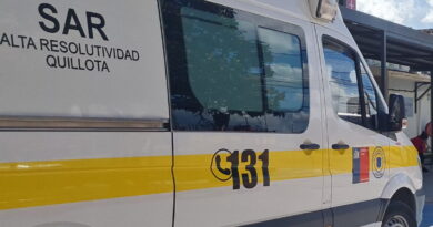 Ambulancia del SAR Quillota preparada para la atención de emergencias.