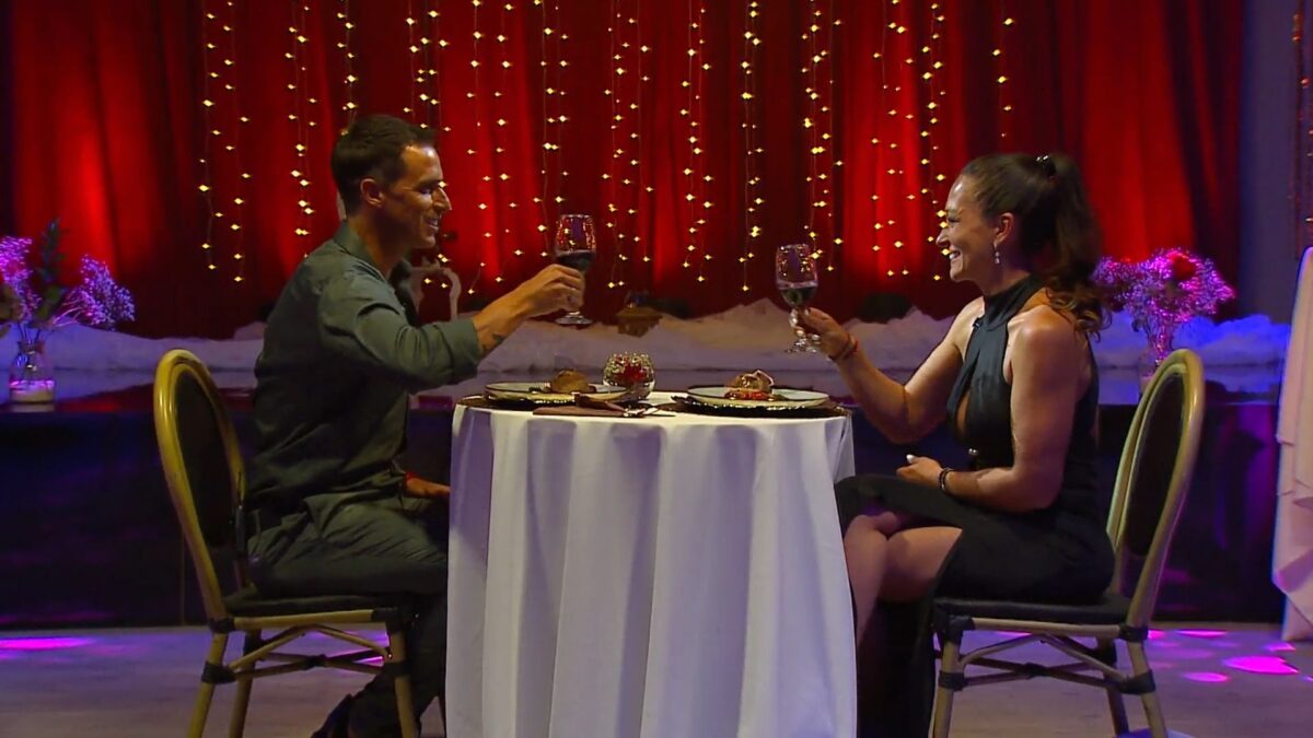 Paula y Camilo Huerta durante una cita en el reality.