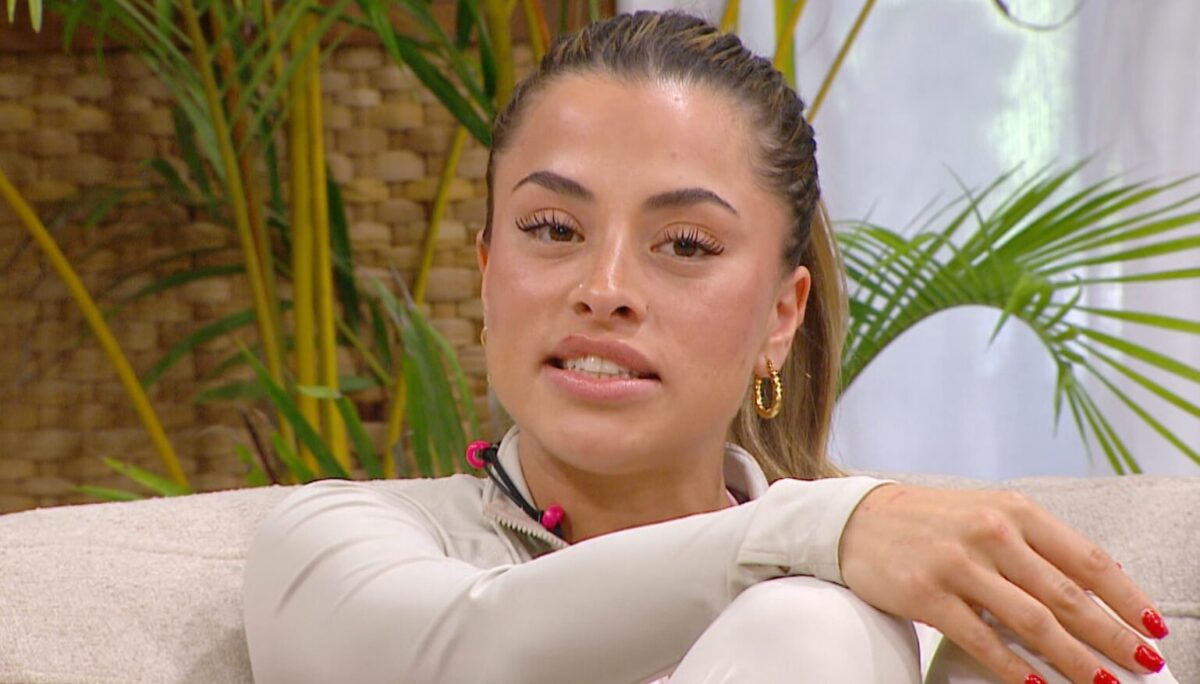 Participante del reality durante la dinámica de confesiones.
