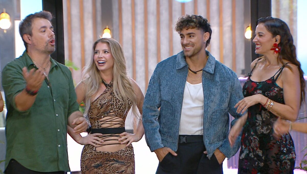 Ingreso de Flavia Laos y Austin Palao a la fiesta del reality.