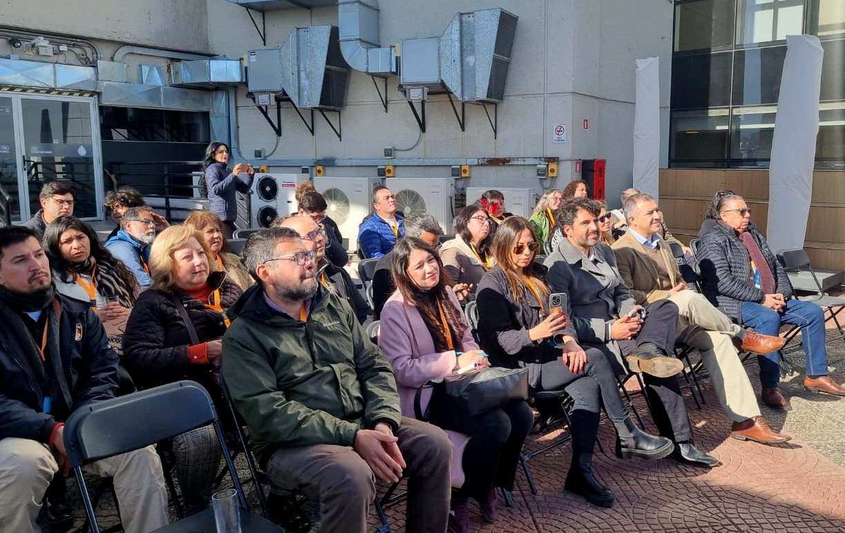 Asistentes al lanzamiento del fondo concursable de Esval.