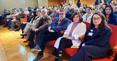Autoridades y equipo directivo del Hospital Dr. Gustavo Fricke durante la Cuenta Pública Participativa 2025.