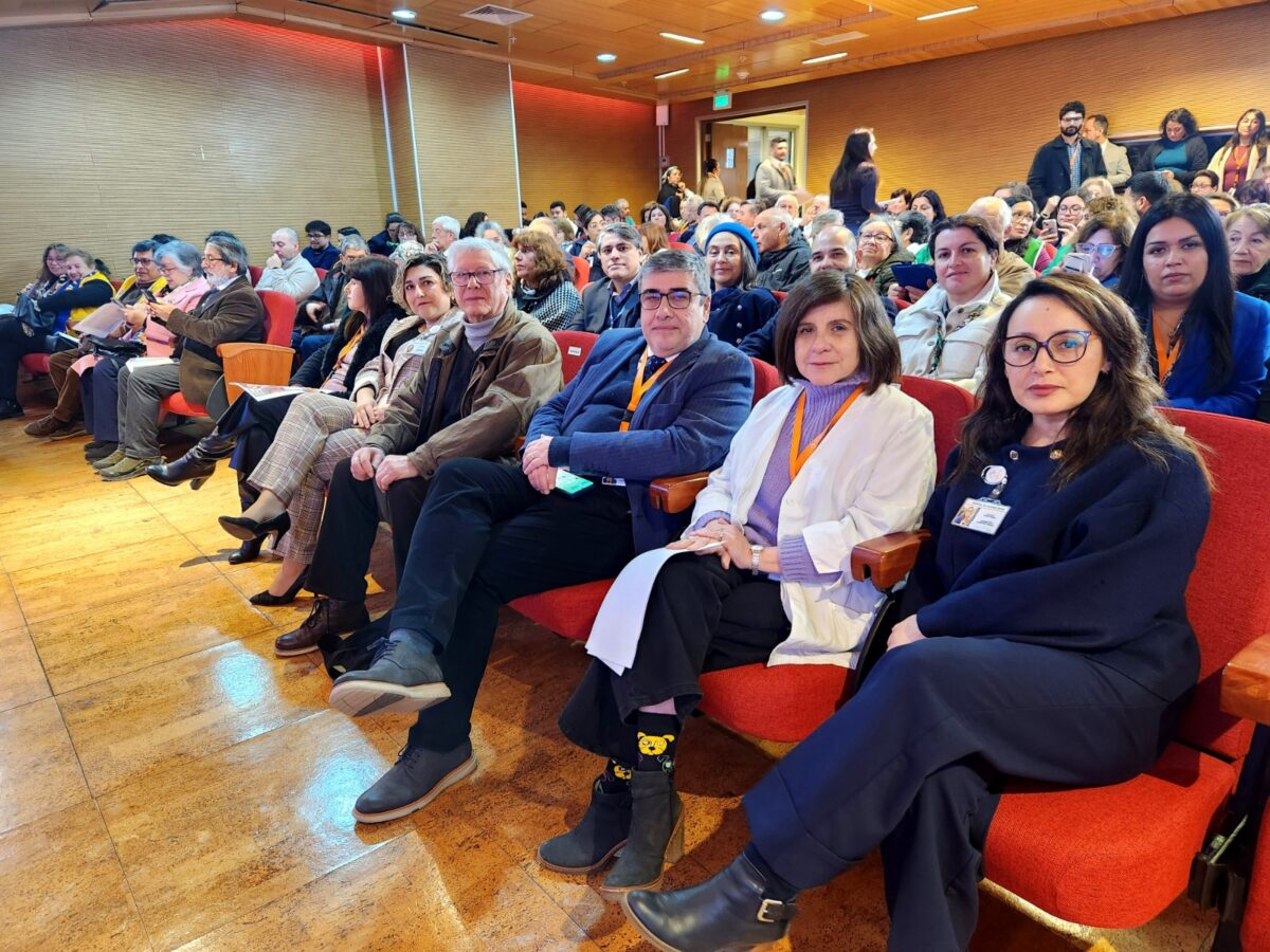 Autoridades y equipo directivo del Hospital Dr. Gustavo Fricke durante la Cuenta Pública Participativa 2025.