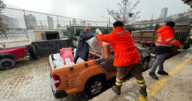 Equipos municipales realizan labores de limpieza y retiro de residuos en la vía pública como parte del Plan Invierno.