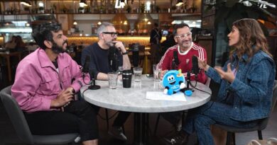 Marcelo 'Coronel' Valverde y Héctor Romero conversando en el podcast Mari con Edu.