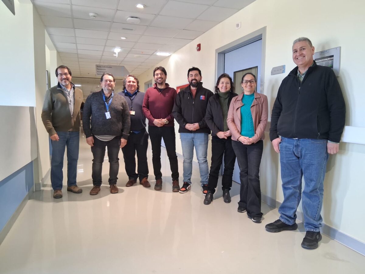 Equipo de profesionales del Servicio de Salud Viña del Mar Quillota Petorca en las dependencias del nuevo hospital.