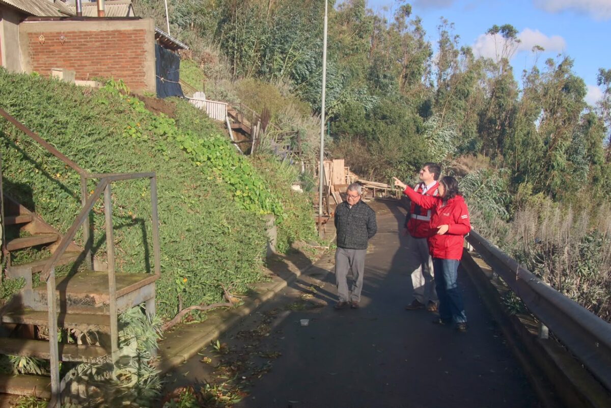 Autoridades recorren las zonas afectadas en Villa Esmeralda.
