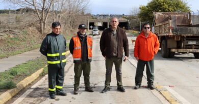 Autoridades municipales y de Vialidad inspeccionan el túnel FACH tras las lluvias.