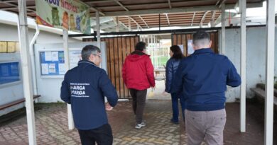 Equipos del SLEP Marga Marga recorren las instalaciones de un establecimiento educacional para evaluar daños por el sistema frontal.