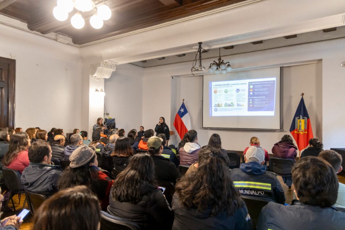 Presentación técnica sobre el diagnóstico comunal ante el sistema frontal.