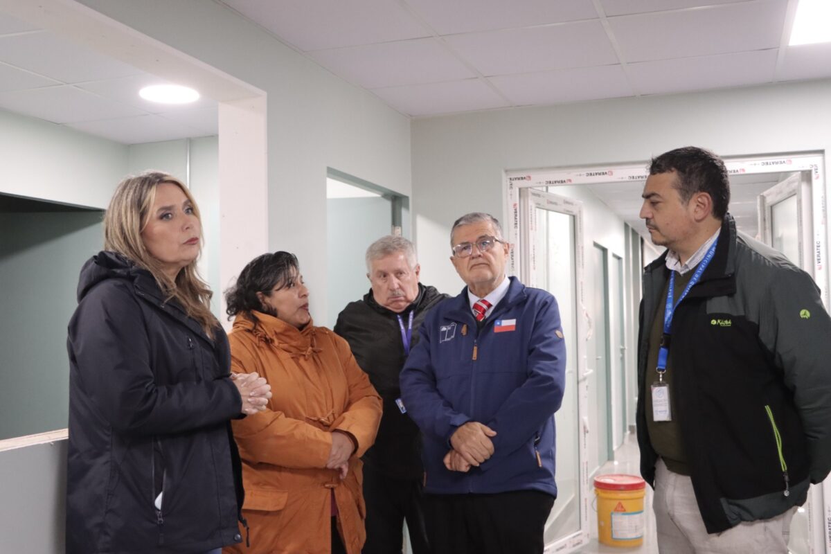 El subsecretario de Redes Asistenciales y la alcaldesa de Quilpué inspeccionan los avances en infraestructura sanitaria.