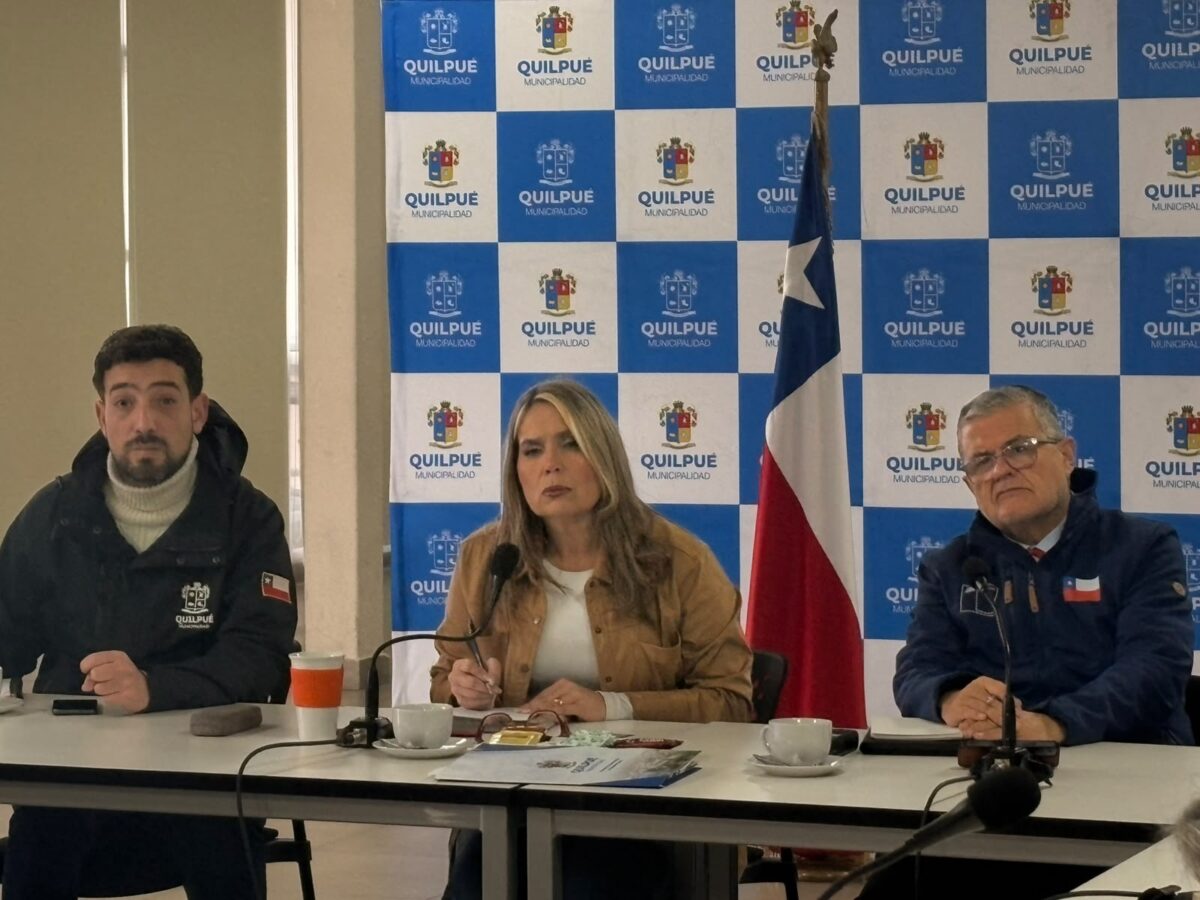 Autoridades durante la sesión de balance sobre la emergencia en Quilpué.