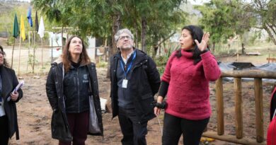 Autoridades del Gobierno Regional y SLEP Marga Marga inspeccionan infraestructura escolar en terreno.