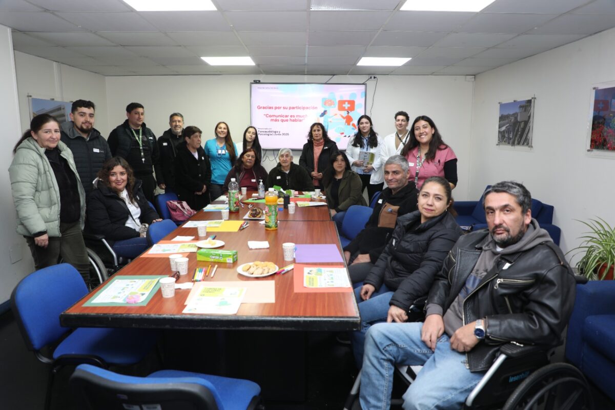 Hospital Carlos van Buren fortalece redes de apoyo para personas con afasia y sus familias
