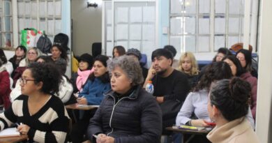 Estudiantes del programa Cuidados y Empleo durante una sesión formativa en Quillota.