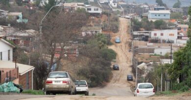 Calle de tierra en el sector Paicaví de Peñablanca que será pavimentada.
