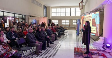 Lanzamiento del encuentro Oficios en Obra en el Centex con presencia de autoridades y público.