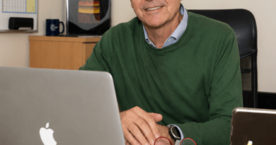 Cristián Monckeberg, decano de la Facultad de Ciencias Sociales y Humanidades de la Universidad del Alba.