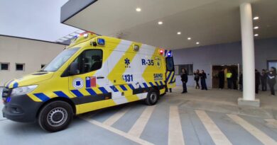 Ambulancia del SAMU en las nuevas instalaciones del Hospital Marga Marga.