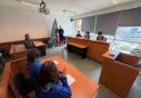 Estudiantes participando en una charla informativa en el auditorio de Santo Tomás Viña del Mar.